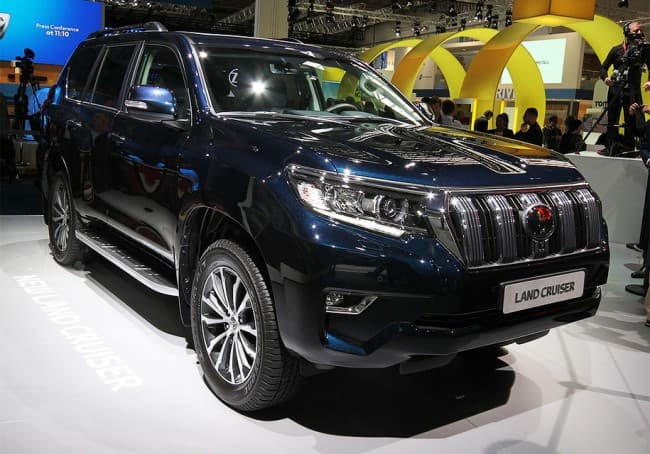 Yangi qiyofadagi Toyota Land Cruiser Prado: ilk fotosuratlar 