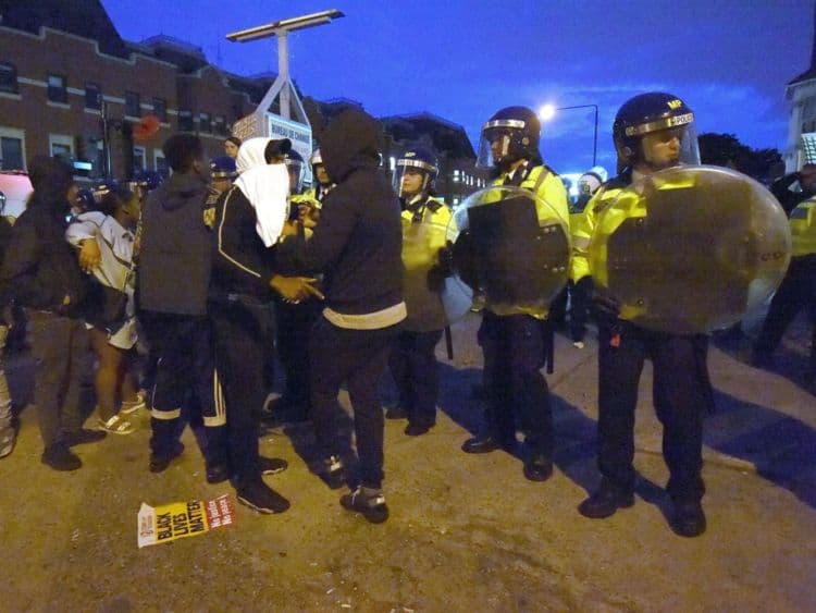 Londondagi tungi to‘qnashuvlar davomida olti politsiyachi jarohatlandi