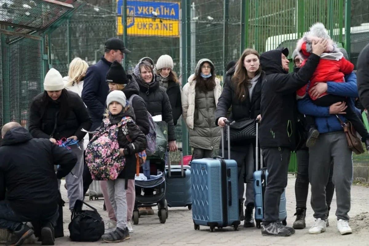 AQSh Lotin Amerikasi va Ukrainadan kelgan migrantlarning arizalarini ko‘rib chiqishni to‘xtatib qo‘ydi