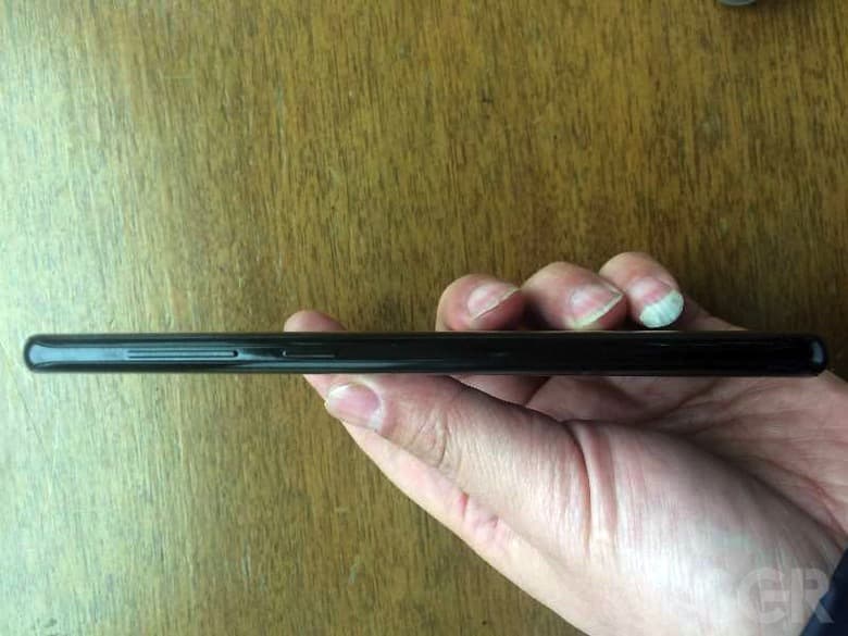 Samsung Galaxy S8'ning "jonli" suratlari taqdim etildi