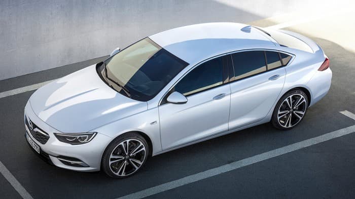 Yangi Opel Insignia haydovchi ko‘nikmalariga moslashadi