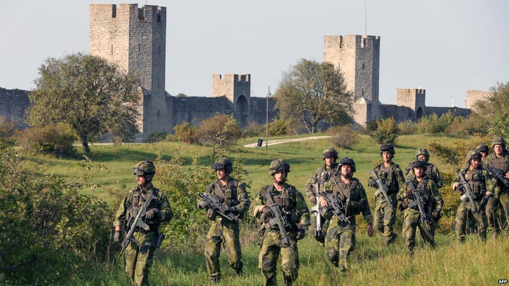 Shvetsiya Rossiyaning harbiy faollashuvi tufayli harbiy xizmatga chaqiruvni tikladi