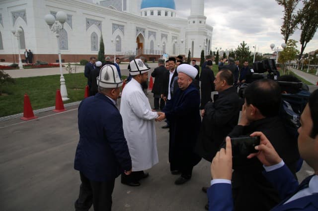 Xalqaro anjuman ishtirokchilari Anvar qori Tursunov bilan uchrashdi