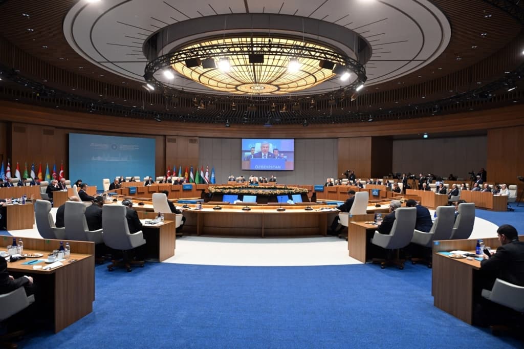 President Mirziyoyev proposes easier travel between Turkic states using ID cards