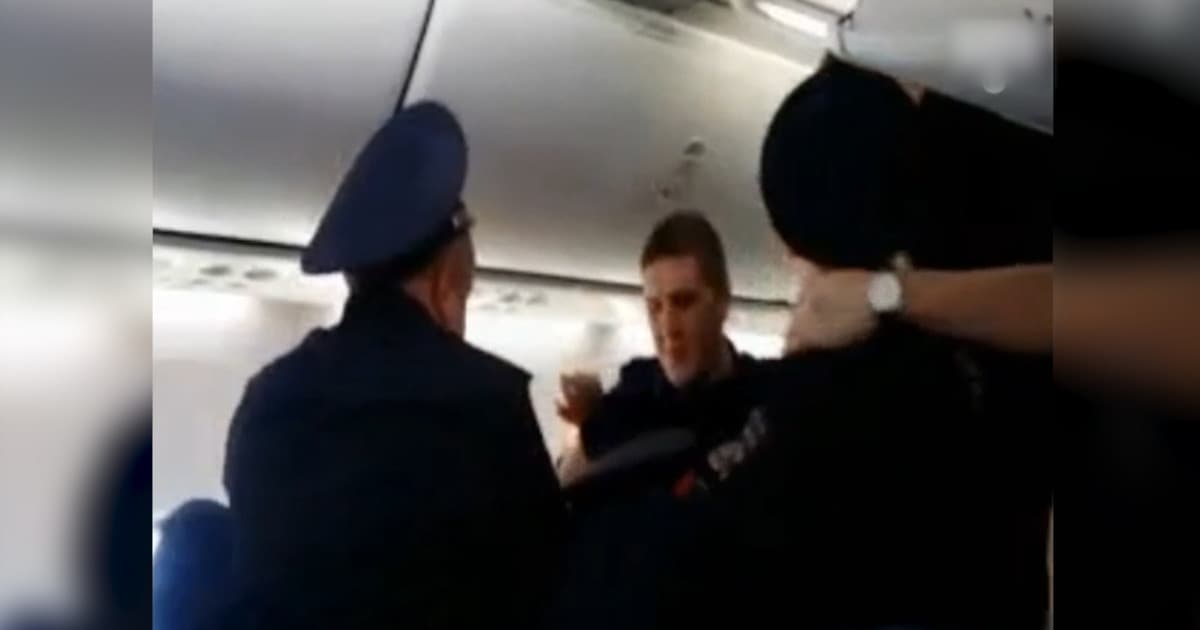 Voleybolchi uzun oyoqlari sababli samolyotdan tushirib yuborildi