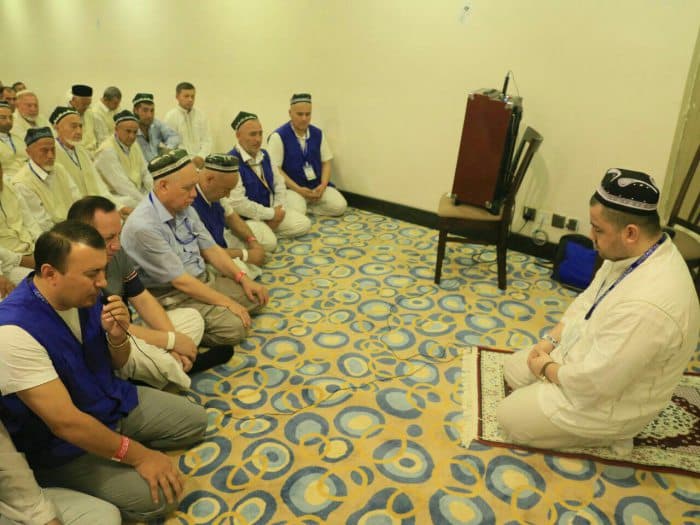 Makka va Madina shaharlaridagi o‘zbekistonlik hojilar prezident haqiga «g‘oib» janoza namozi o‘qishdi