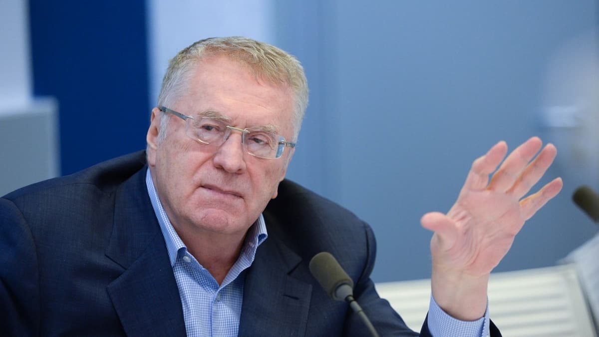 Jirinovskiy: «Terrorizmga qarshi kurashish uchun hammaning telefondagi suhbatlari eshitilishi kerak»