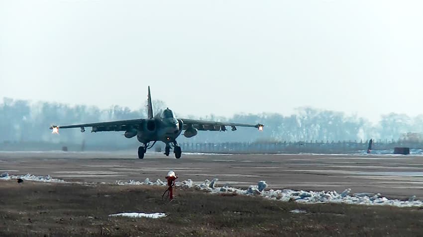 Rossiyaning Su-25 samolyotlari Qirg‘izistondan Tojikistonga ko‘chirildi