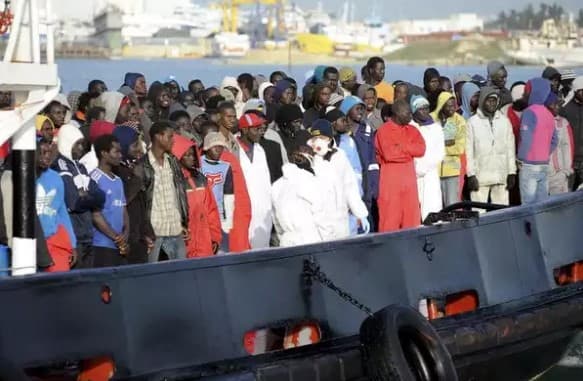 Germaniya ichki ishlar vaziri O‘rta Yer dengizida qutqarilgan muhojirlarni Afrikaga jo‘natishni taklif qildi 