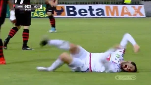 «Buyuk aktyor» Danko Lazovich. Vengriya chempionatidagi spektakl