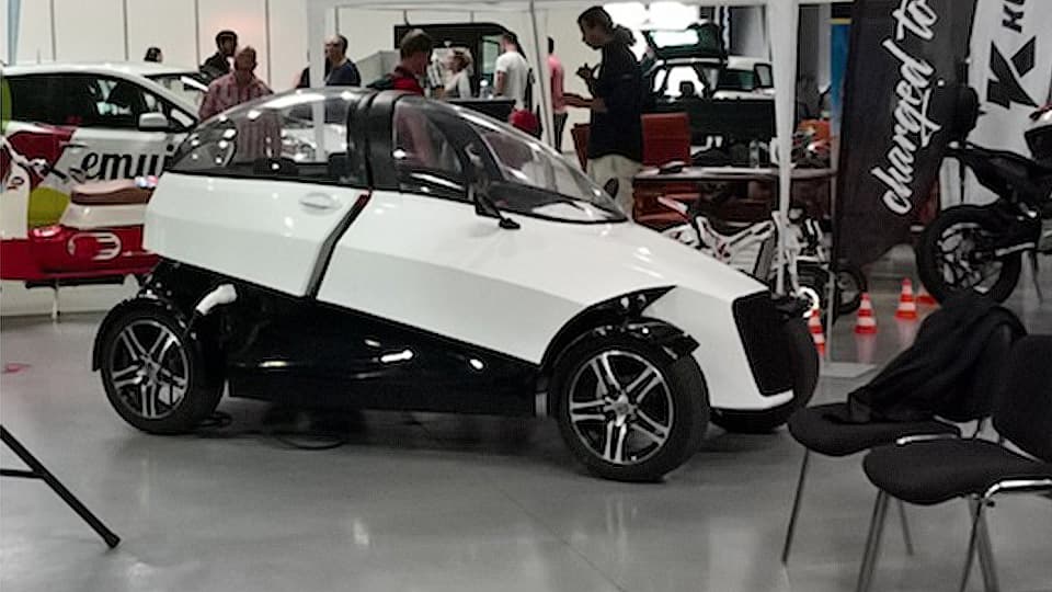 Chexiyaliklar qismlari 3D-printerda bosilgan elektrokar yaratishdi