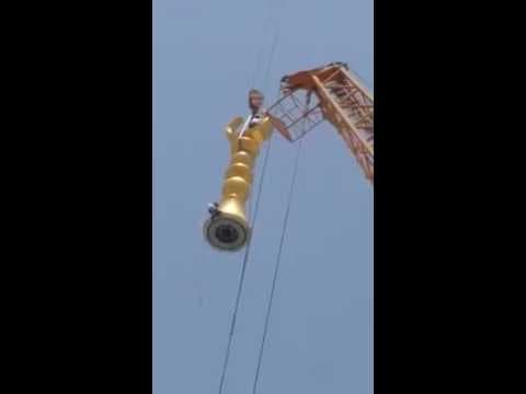 Makkadagi Katta Masjidda bronza minoraning o‘rnatilishi videosi