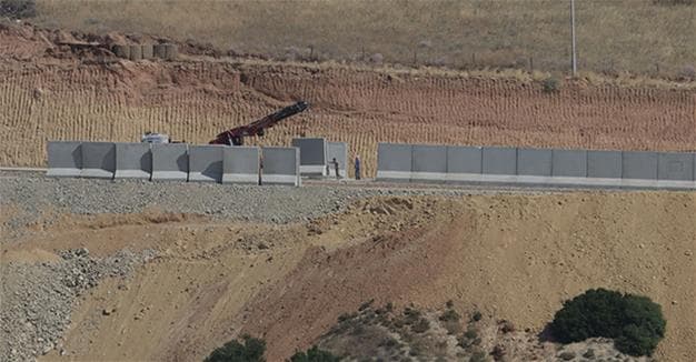 Turkiya Suriya bilan chegarada 700 kilometrlik devor qurdi