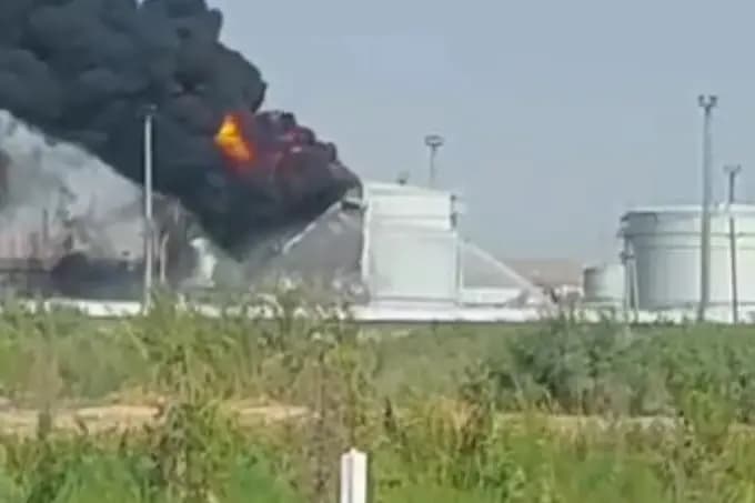 На нефтебазе в Караулбазаре произошёл пожар