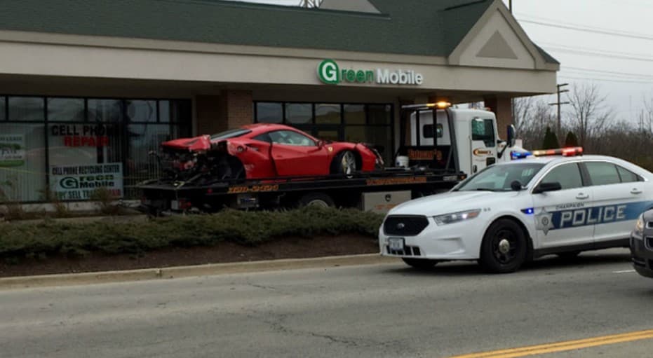 Amerikalik o‘smir Ferrari superkarini pachoq qildi