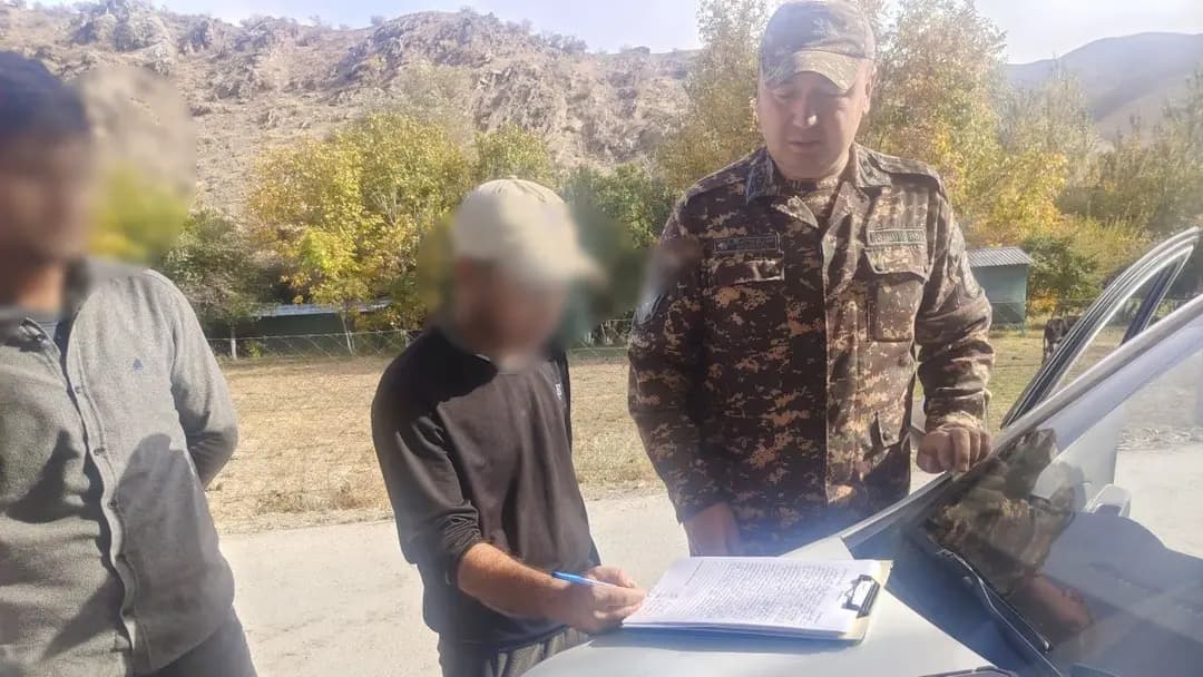В Хатырчи экополиция оштрафовала сборщиков боярышника