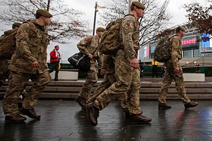 Britaniya armiyasi Rigada britaniyalik askarlar ishtirokidagi mushtlashuvda Rossiyaning qo‘li borligini aytmoqda