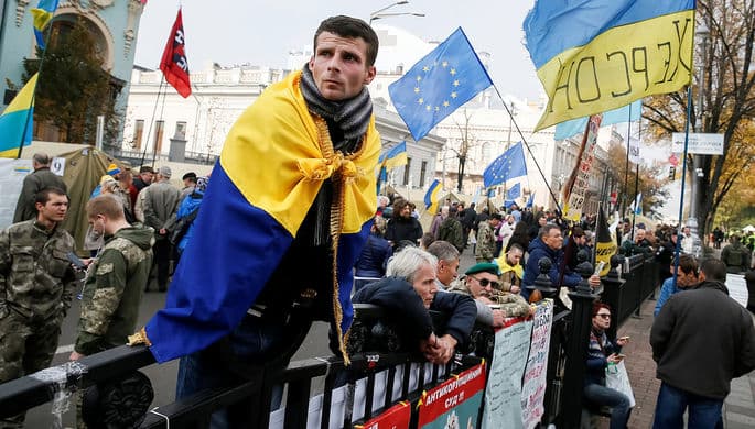 Poroshenko namoyishchilarning maqsadi aslida nima ekanini aytdi