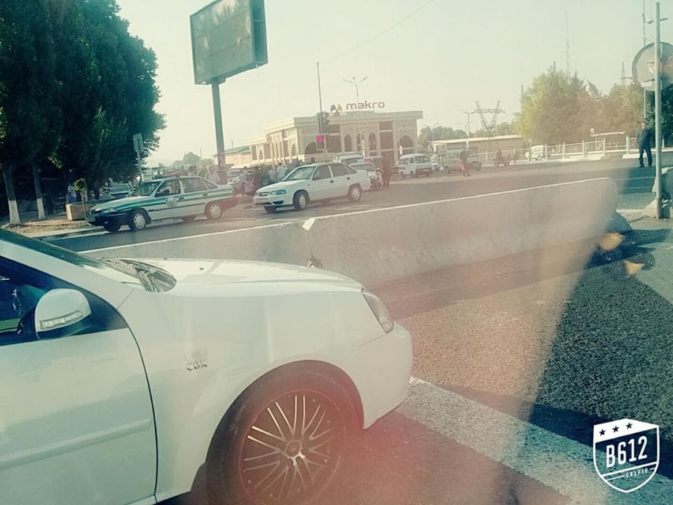 Chirchiqda mikroavtobus BTR bilan to‘qnashib ketdi, halok bo‘lganlar bor