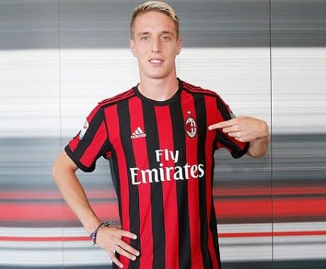 «Milan» to‘purar himoyachi sotib oldi