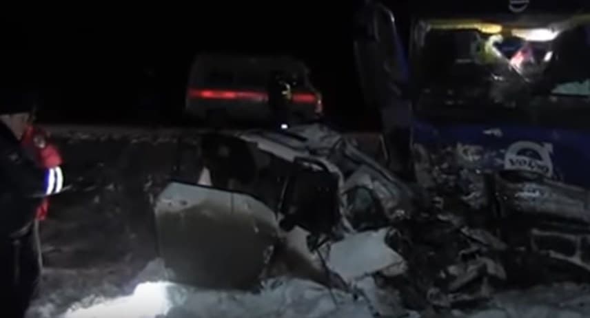 Internetda Saratovdagi avtohalokat joyidan olingan video paydo bo‘ldi