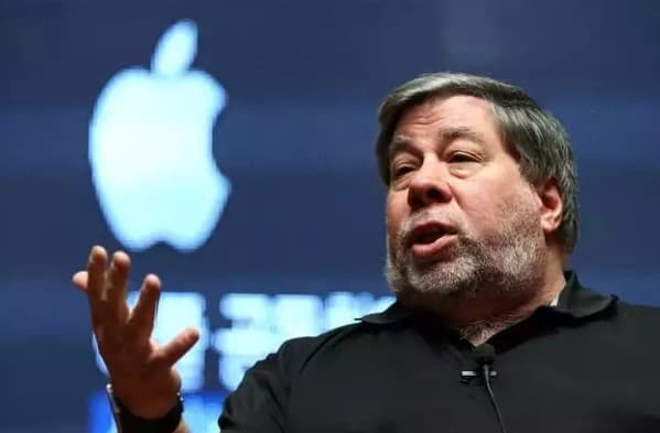Apple ҳаммуассиси келажакни қандай кўриши борасидаги фикрларини баён қилди