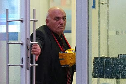 Москвада маст эркак банкни портлатиш билан таҳдид қилмоқда