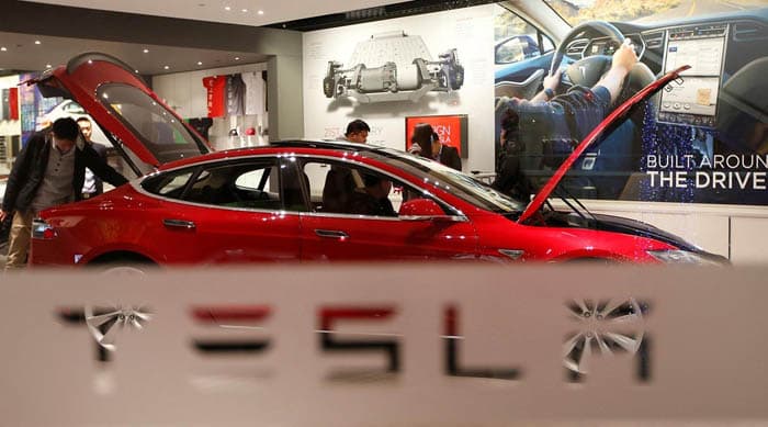 Tesla S xavfsizlik tizimidagi kamchiliklarni to‘g‘irladi
