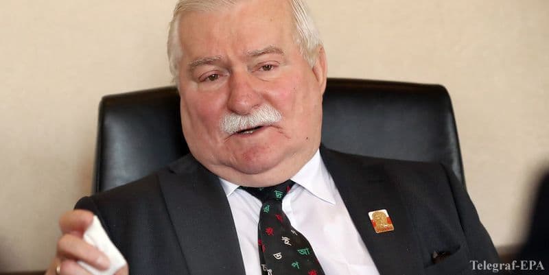 Polshaning sobiq prezidenti amaldagi prezidentni iste'foga ketishga chaqirdi