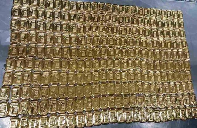 Bangladesh aeroportida bojxonada 25 kg oltin olib o‘tmoqchi bo‘lgan «kasal» qo‘lga olindi