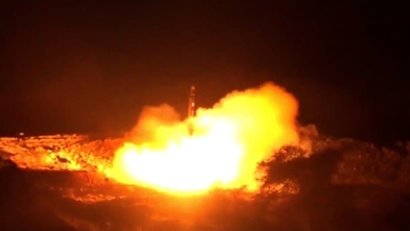 Arab koalitsiyasi Ar-Riyodga raketa uchirilishiga javob qaytarmoqda