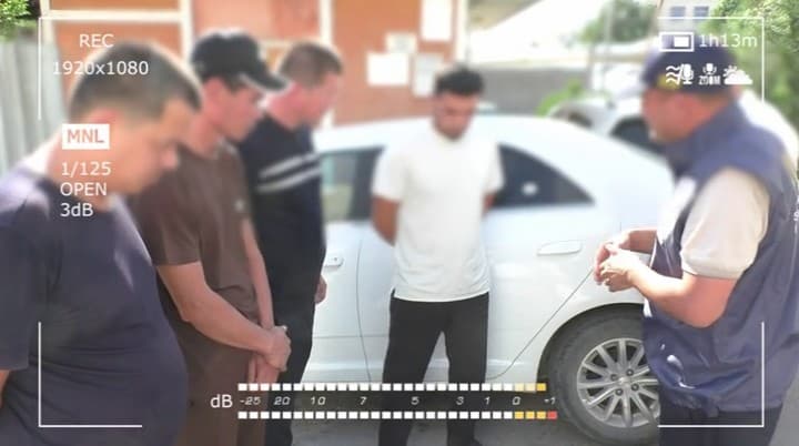 В Намангане задержан гражданин, предлагавший сотруднику УВД взятку 3 000 долларов