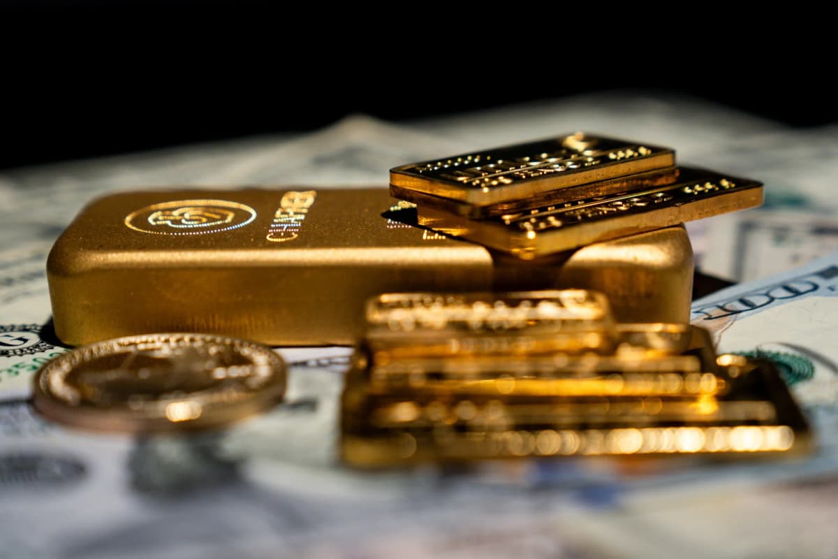 Uzbekistan ties Poland as world's second-largest gold buyer in August