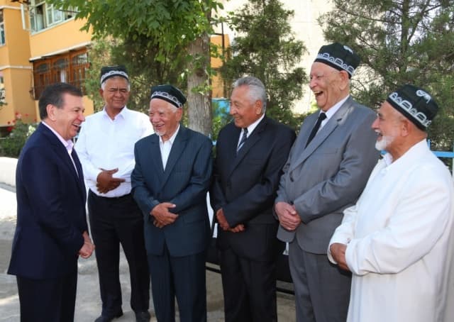 Prezident Andijon shahridagi mahallalardan biriga bordi