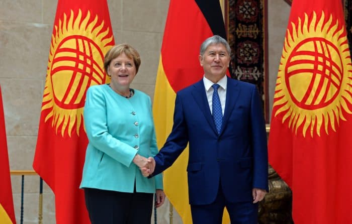 Atambayev va Angela Merkel yopiq eshiklar ortida muzokara o‘tkazdi
