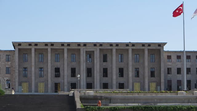 Turkiya parlamenti prezidentlik boshqaruv tizimiga o‘tishni tasdiqladi