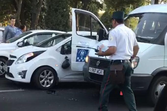 Video: Toshkentda o‘g‘irlangan avtomobil o‘qqa tutildi