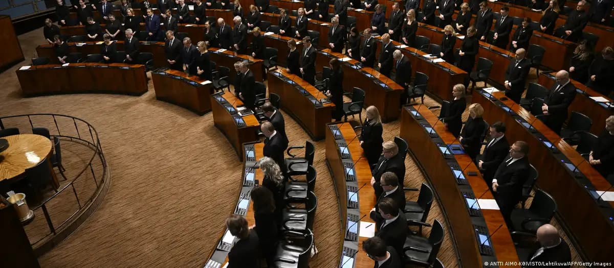 Deputatlar uyiga kim kiryapti? Finlandiyada sirli voqealar