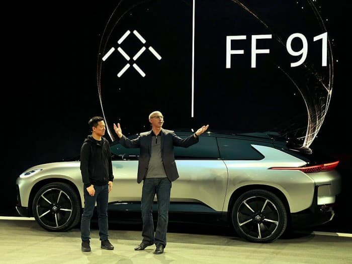 Faraday Future'нинг ҳайдовчисиз автомобили тақдимотда ишлаб чиқарувчиларни уялтириб қўйди