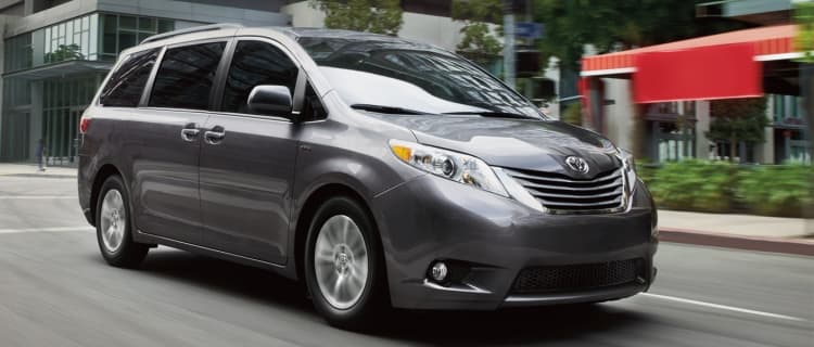 Toyota butun dunyo bo‘ylab 833 mingta minivenini qaytarib olmoqda