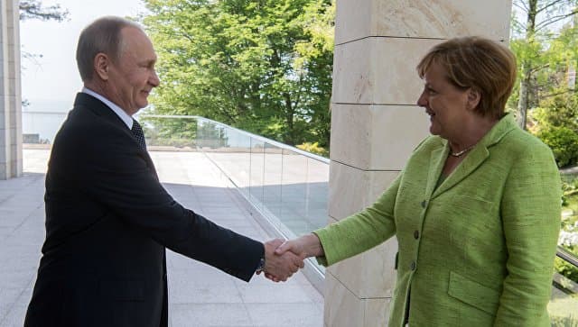 Putin va Merkel Sochida muzokara o‘tkazmoqda