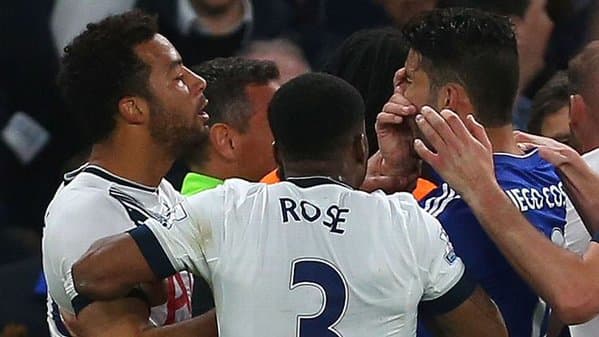 Dembele Kostaning ko‘ziga qo‘lini tiqib olmoqchi bo‘lgani uchun uzoq muddatga diskvalifikatsiya qilinishi mumkin