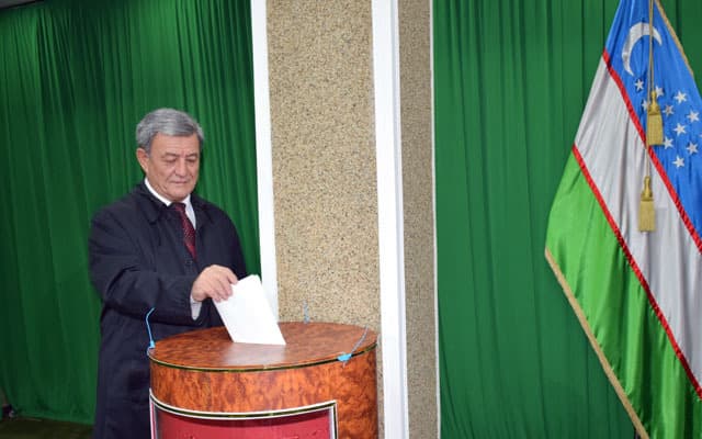 Foto: Narimon Umarov saylovda ovoz berdi