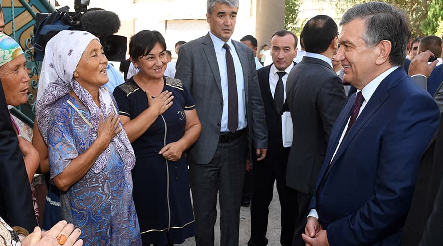 Shavkat Mirziyoyev Bekobod shahri aholisi vakillari bilan uchrashdi