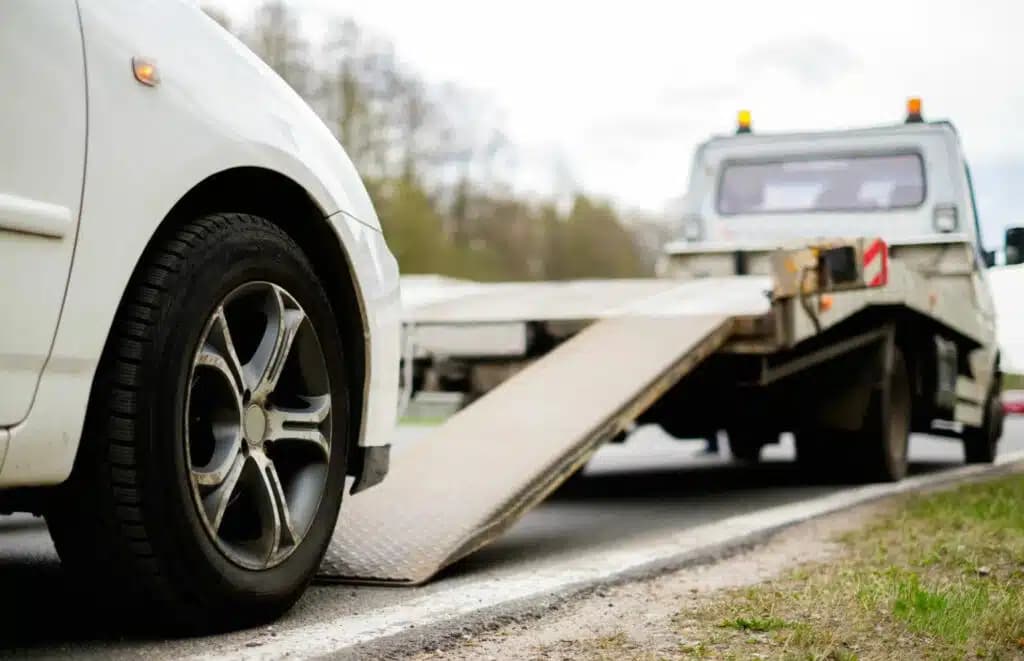 В Ташкенте определён порядок доставки автомобиля на место временного содержания