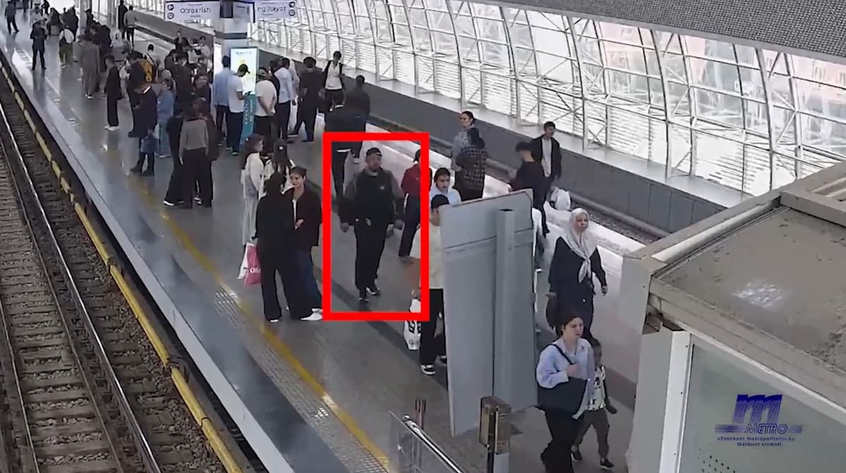 Утерянные в метро 10 тысяч долларов нашёл не сотрудник ОВД, а пассажир