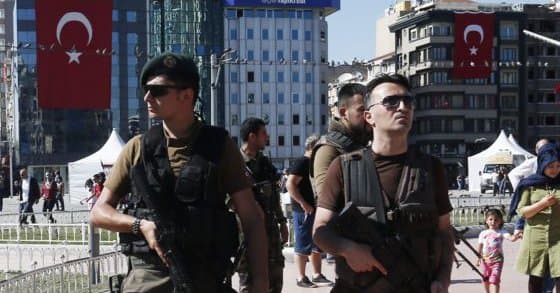 Turkiyada shkafga yashirinib olgan polkovnik qo‘lga olindi