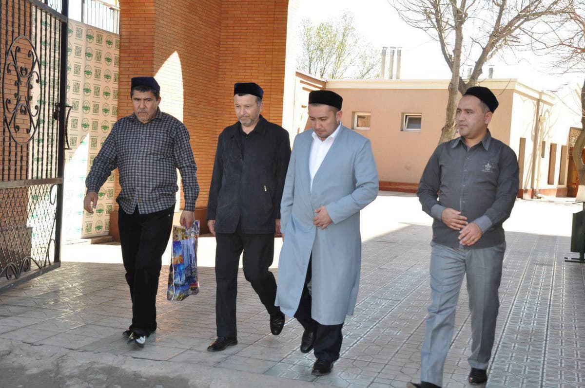 Toshkentdagi “Xo‘ja Alambardor” jome masjidi imom-xatibi xayriya tadbirida qatnashdi