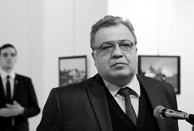 Parallel spektakl (Anqaradagi qotillik haqida)