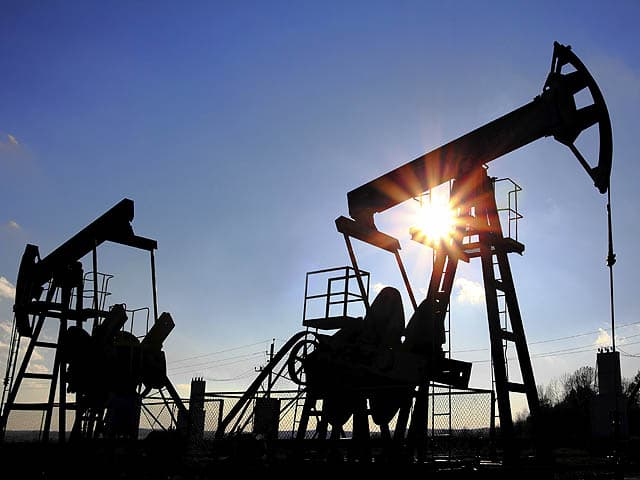 Brent nefti narxi 50 dollardan arzonlashib ketdi